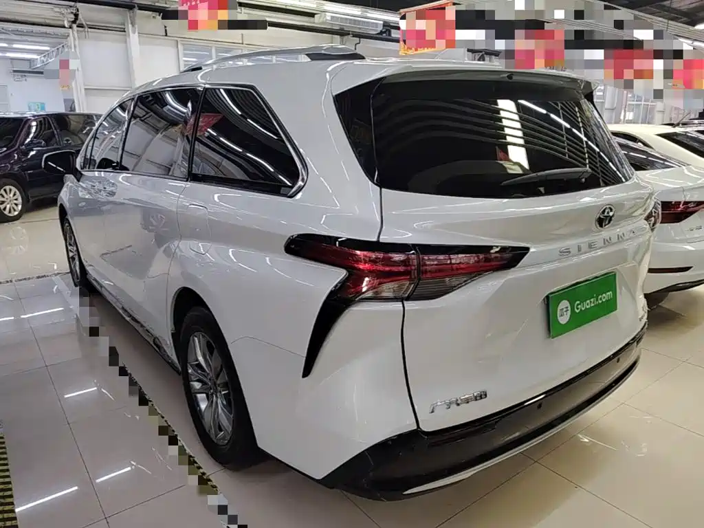 Toyota Sienna — миниатюра 5