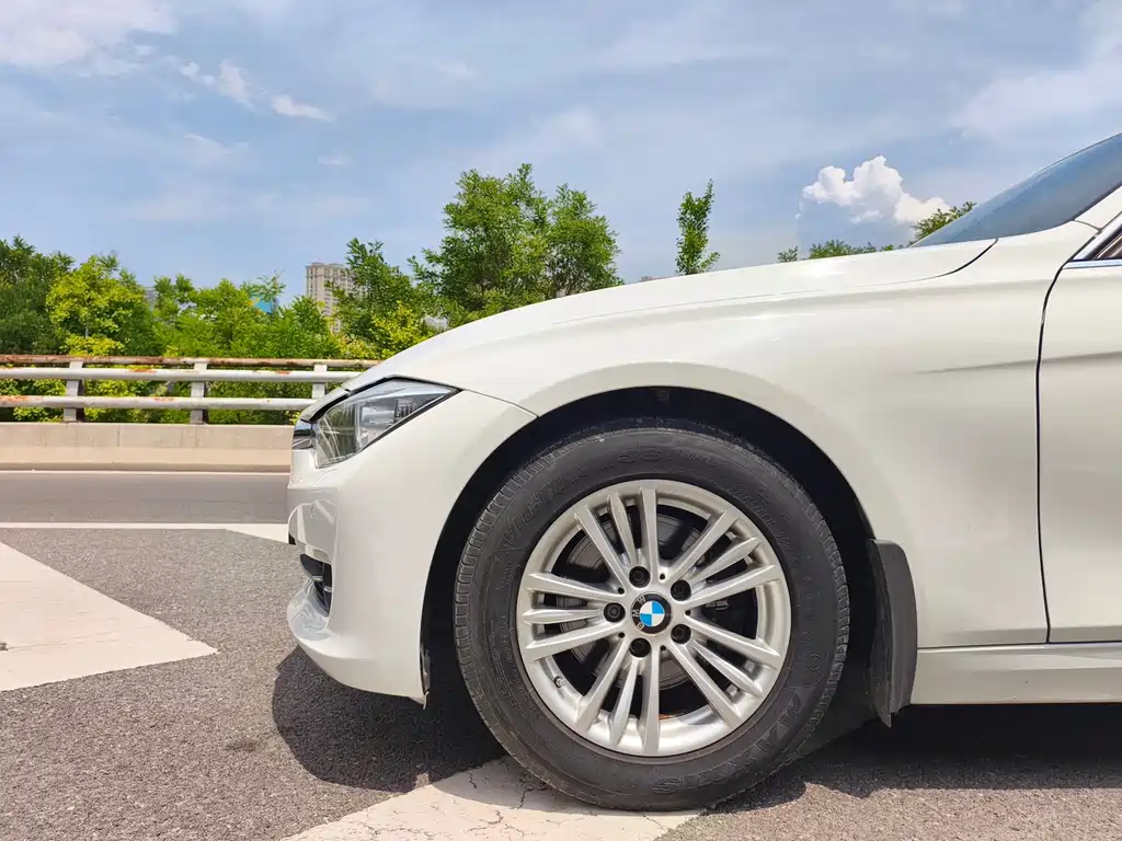 BMW 3 Series — миниатюра 21