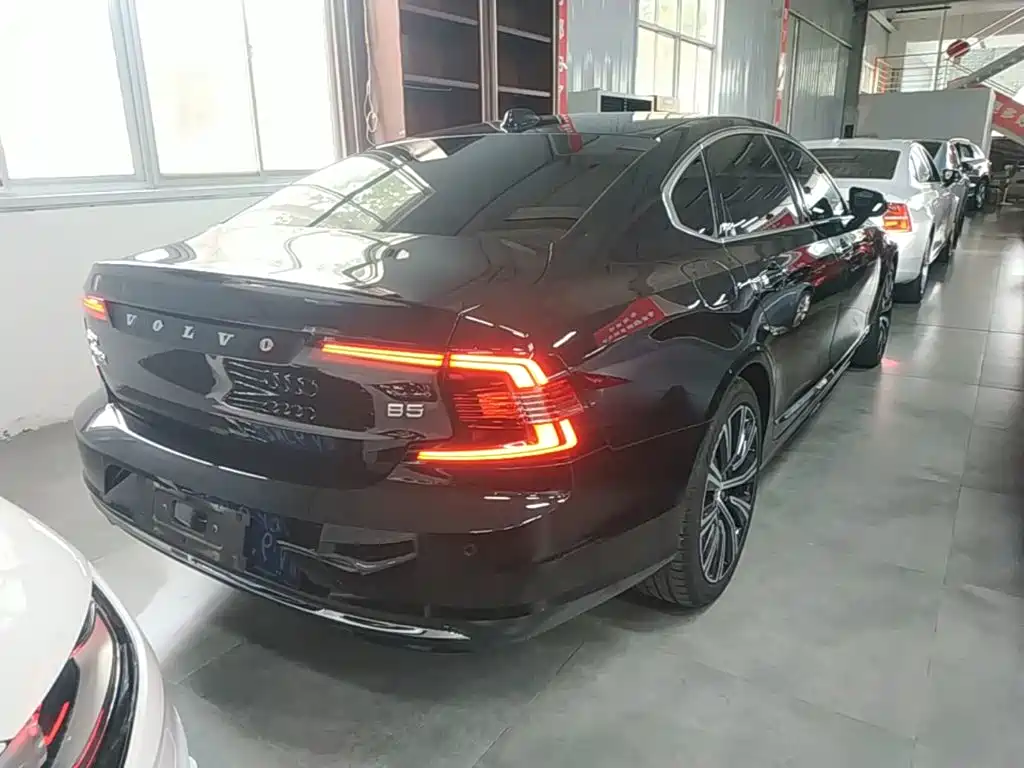 Volvo S90 — миниатюра 7