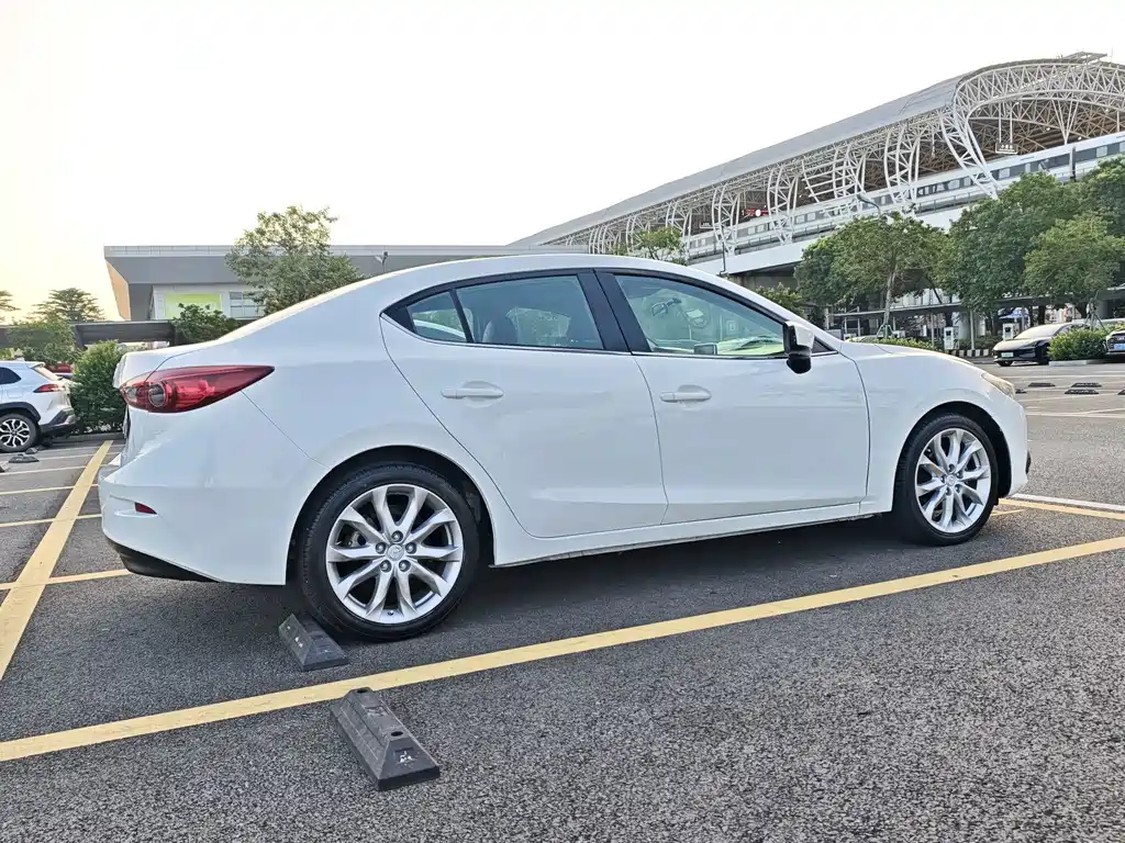 Mazda 3 Axela — миниатюра 21