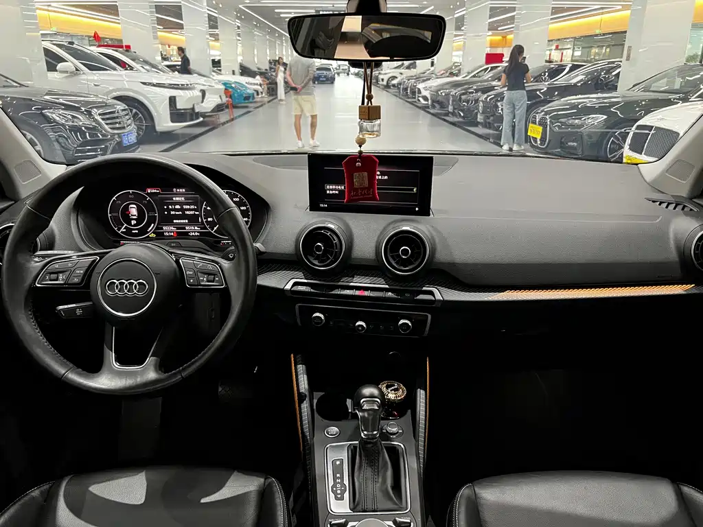 Audi Q2L e-tron — миниатюра 7
