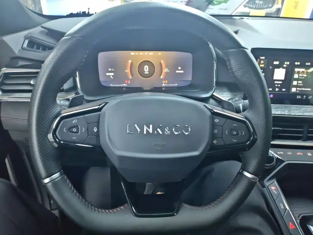 Lynk & Co 06 — миниатюра 11