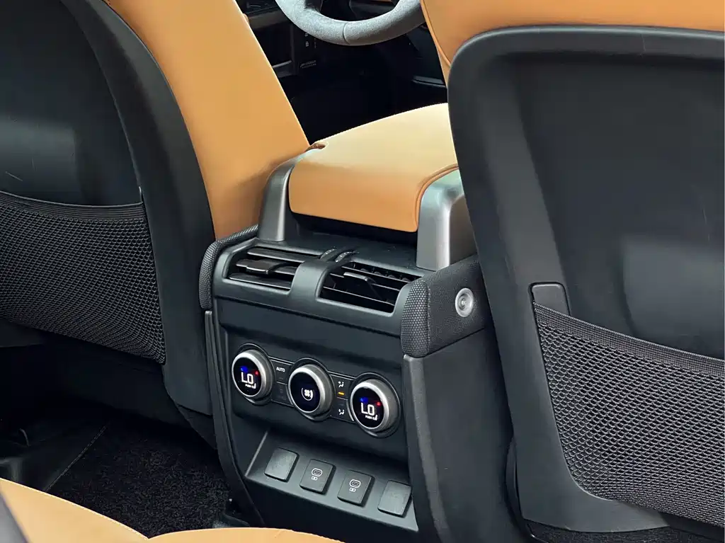 Land Rover Defender — миниатюра 19
