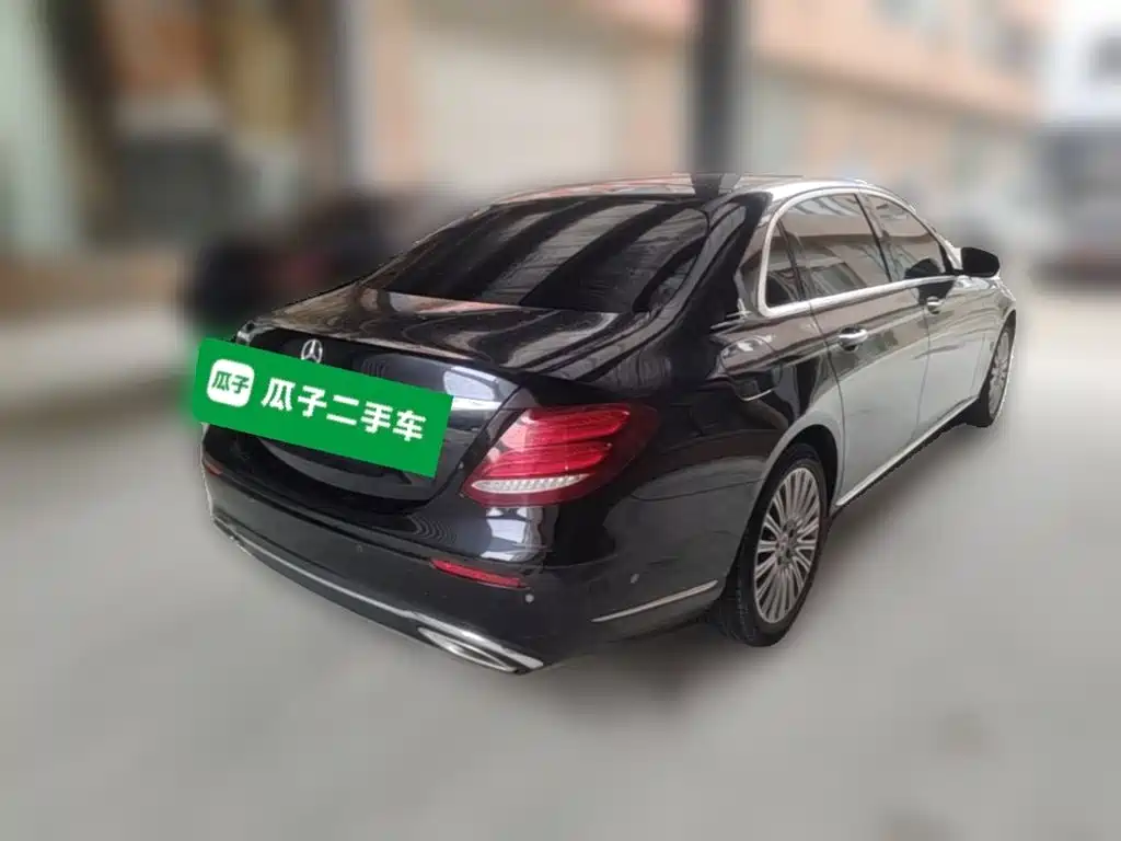 Mercedes-Benz E-Class — миниатюра 10