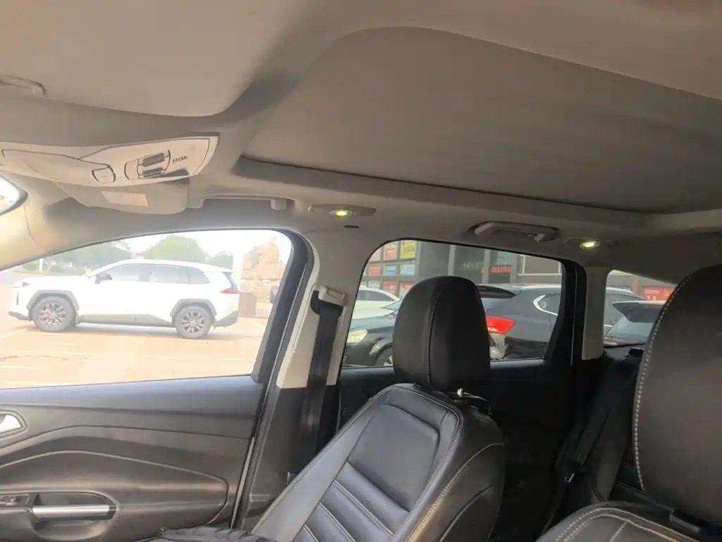 Ford Kuga — миниатюра 18