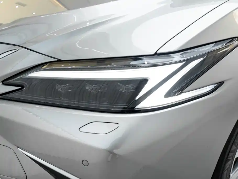 Lexus ES — миниатюра 8