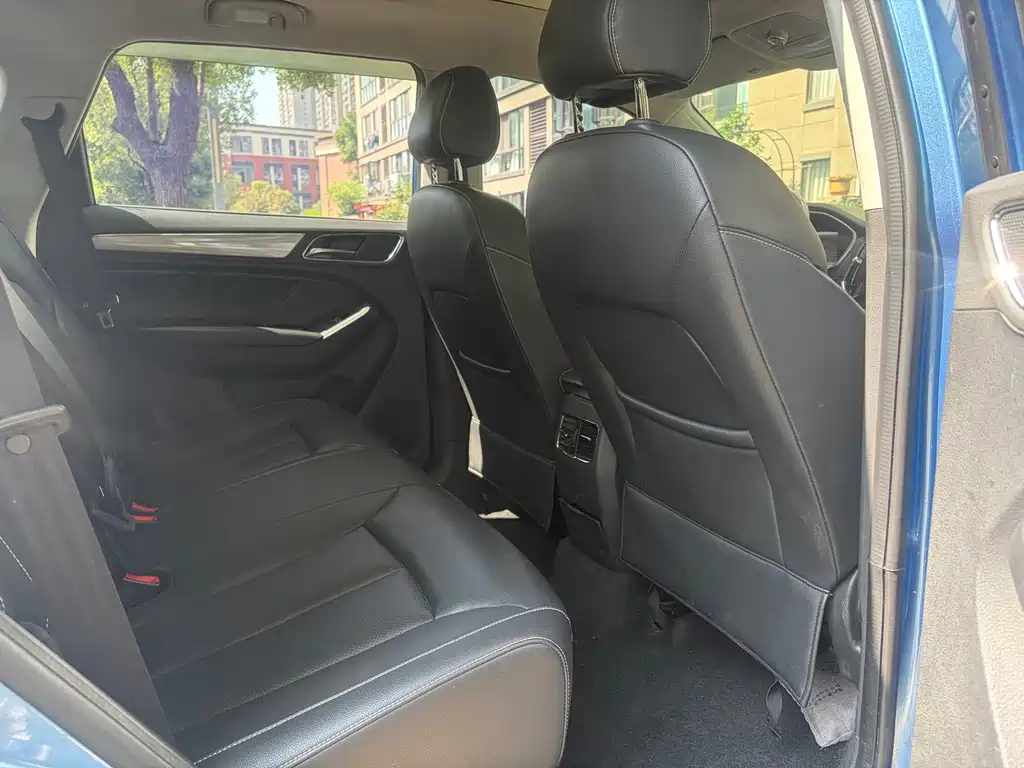 Roewe RX5 — миниатюра 12
