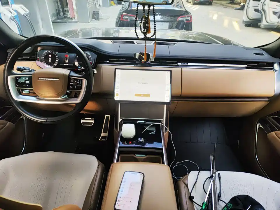 Land Rover Range Rover — миниатюра 4