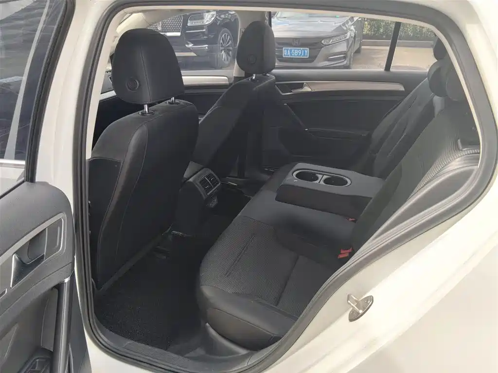 Volkswagen Golf — миниатюра 9