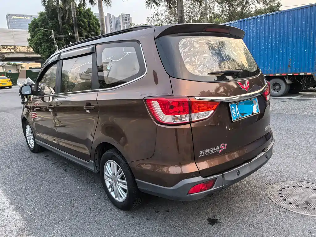 Wuling Hongguang — миниатюра 5