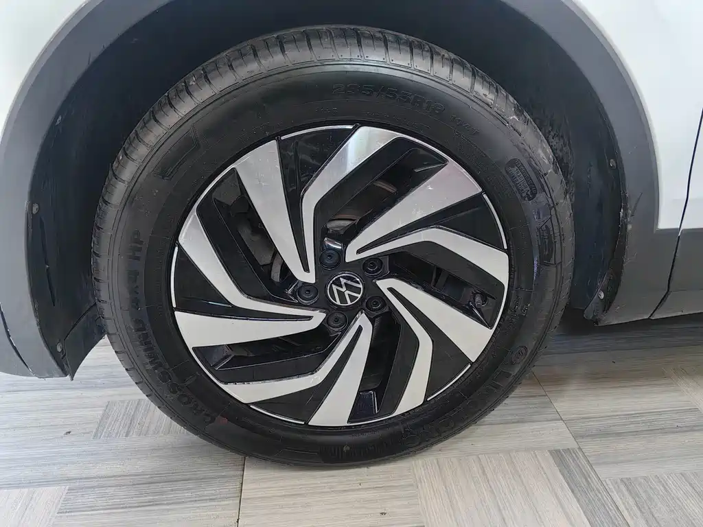Volkswagen Tiguan L — миниатюра 16