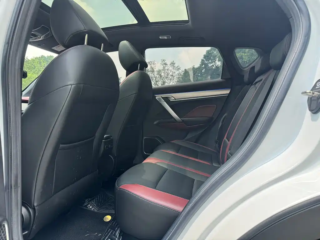 Geely Binyue — миниатюра 5