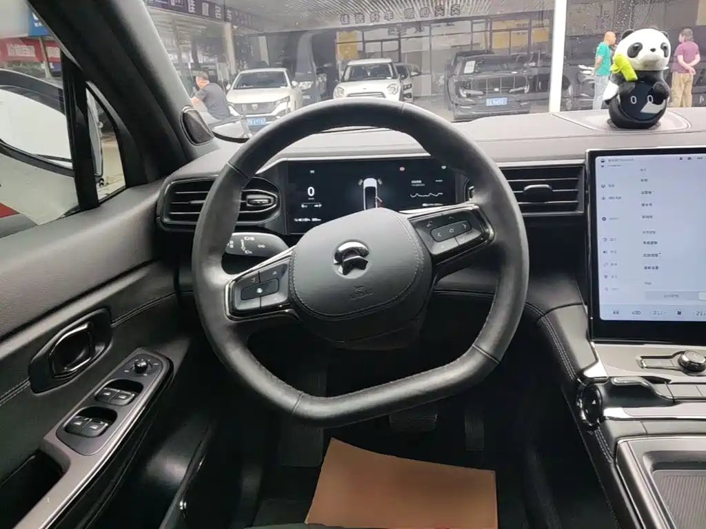 NIO ES8 — миниатюра 11