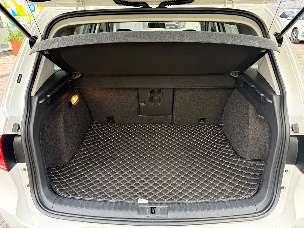 Volkswagen Tiguan — миниатюра 11