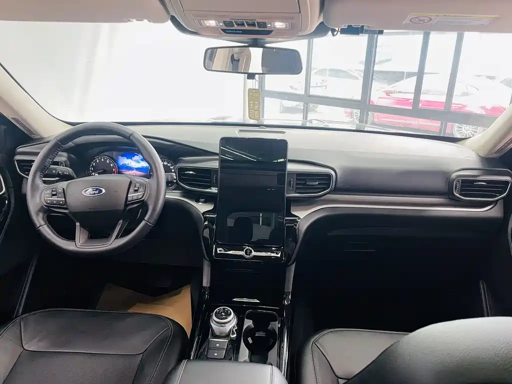 Ford Explorer — миниатюра 7