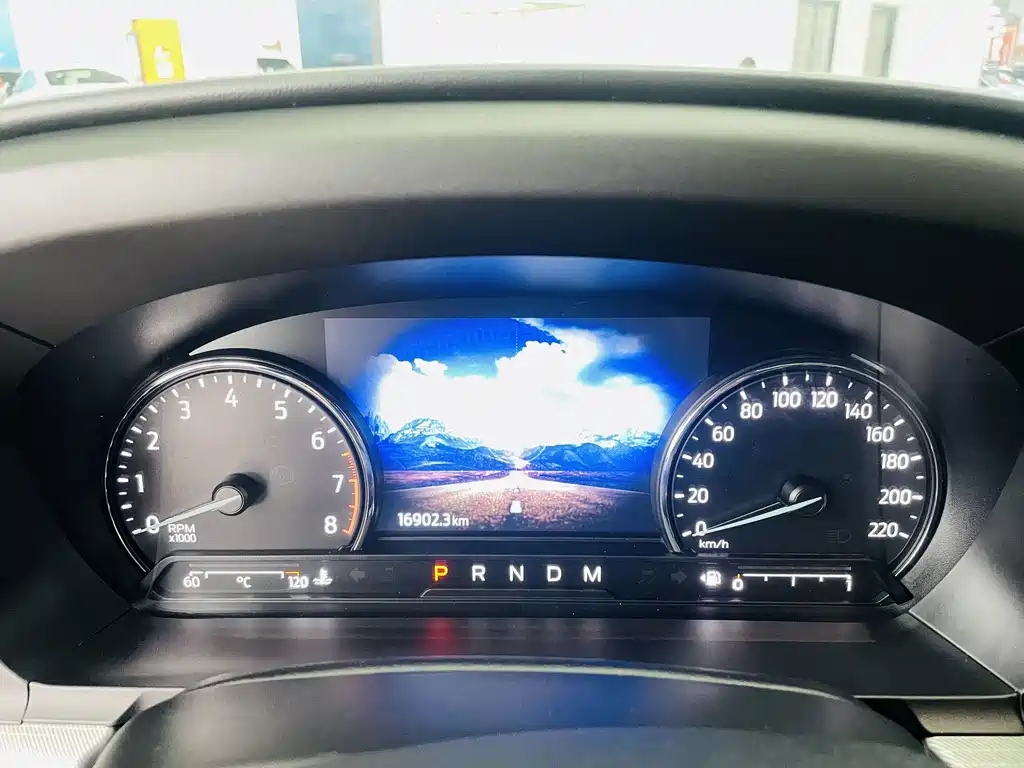 Ford Explorer — миниатюра 8