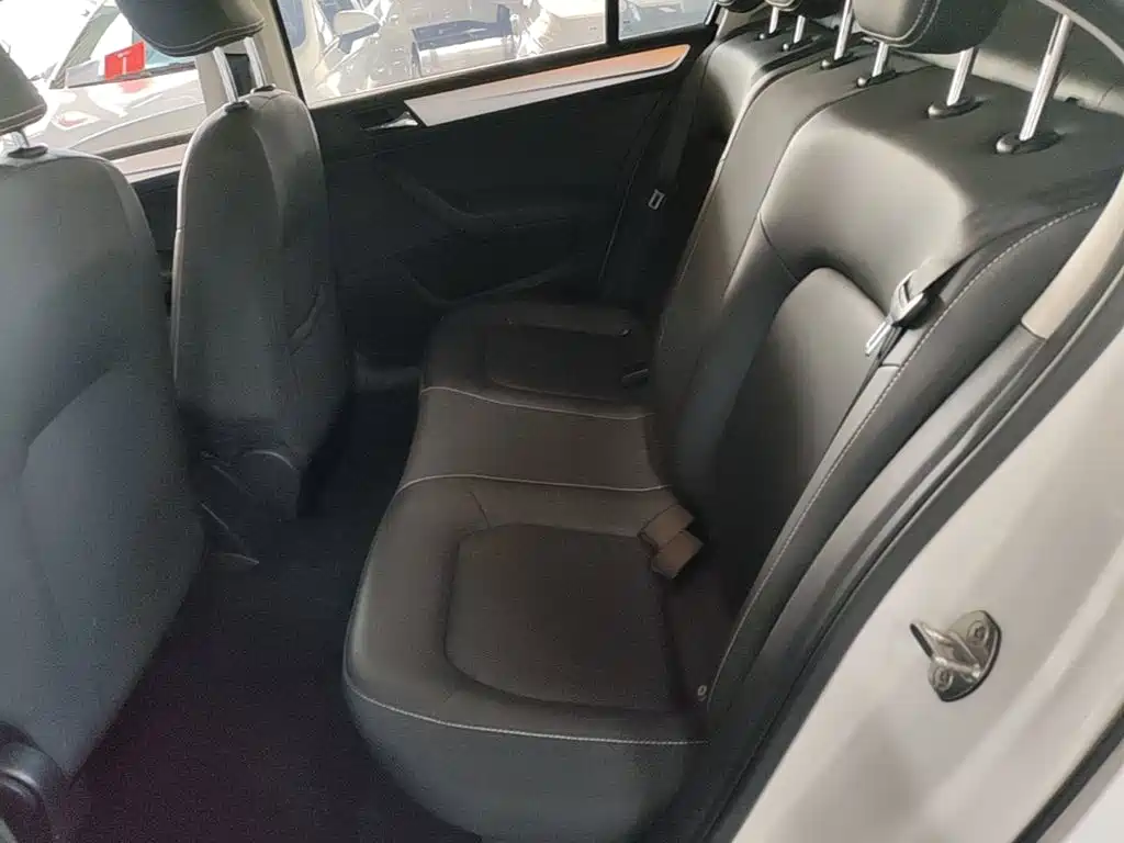 Skoda Rapid — миниатюра 17
