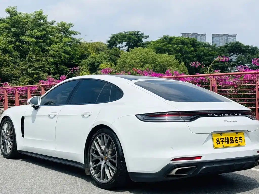 Porsche Panamera — миниатюра 6