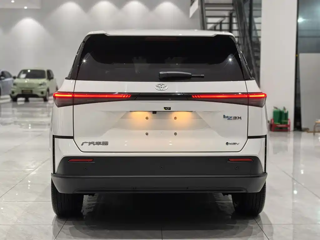 Toyota bZ3X — миниатюра 5