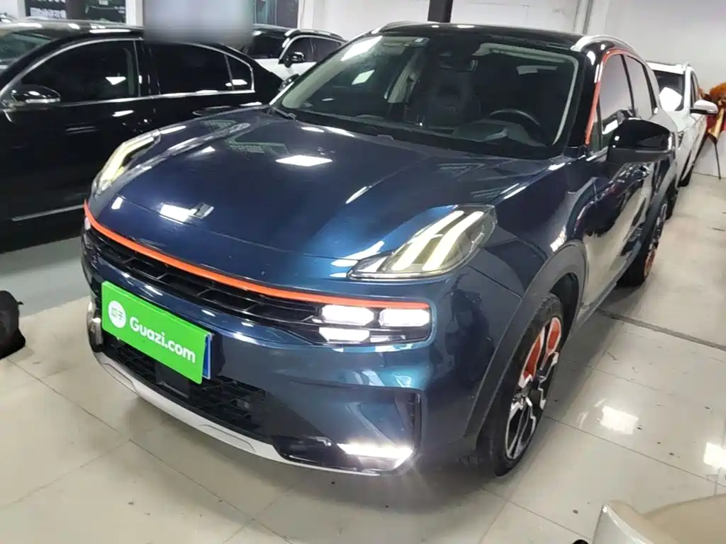 Lynk & Co 06