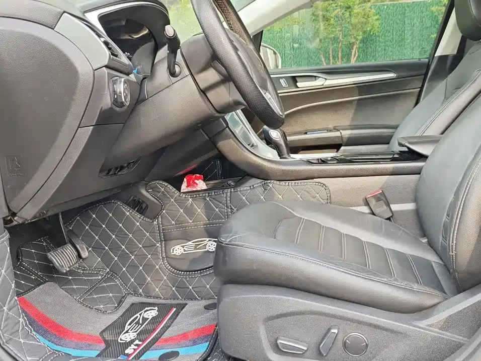 Ford Mondeo — миниатюра 7