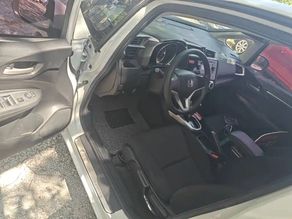 Honda Fit — миниатюра 16