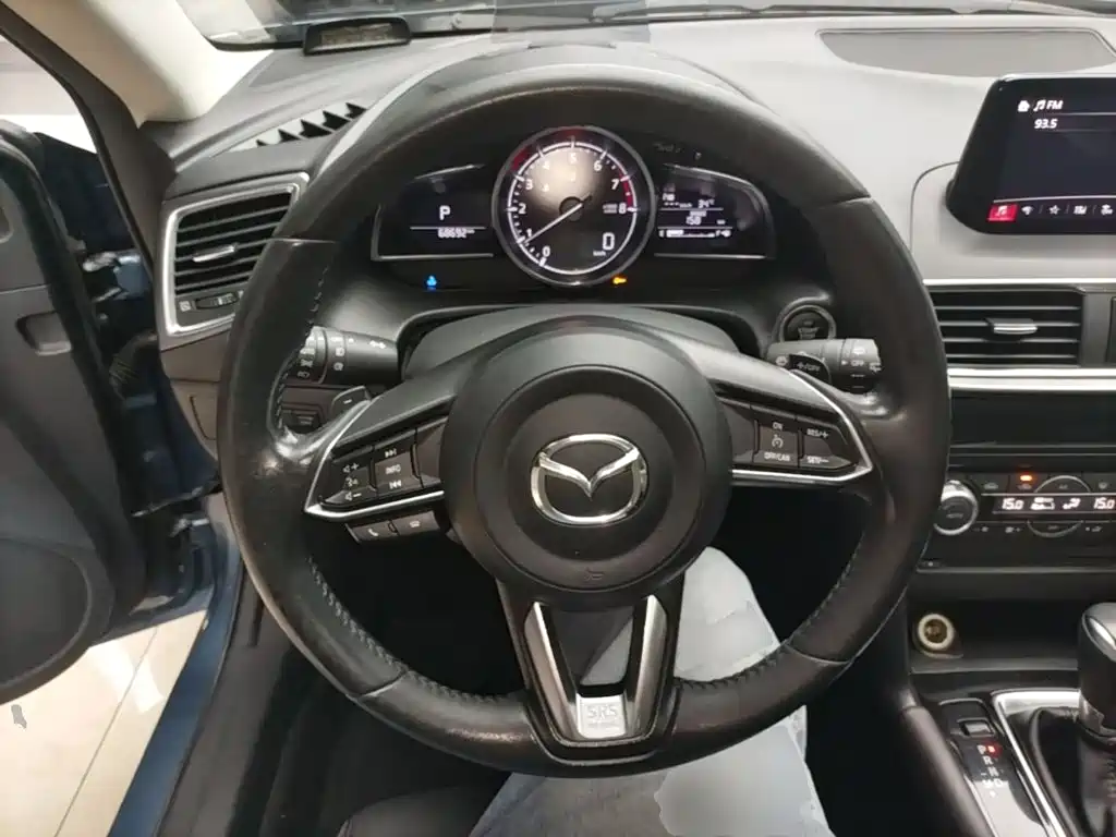 Mazda 3 Axela — миниатюра 11