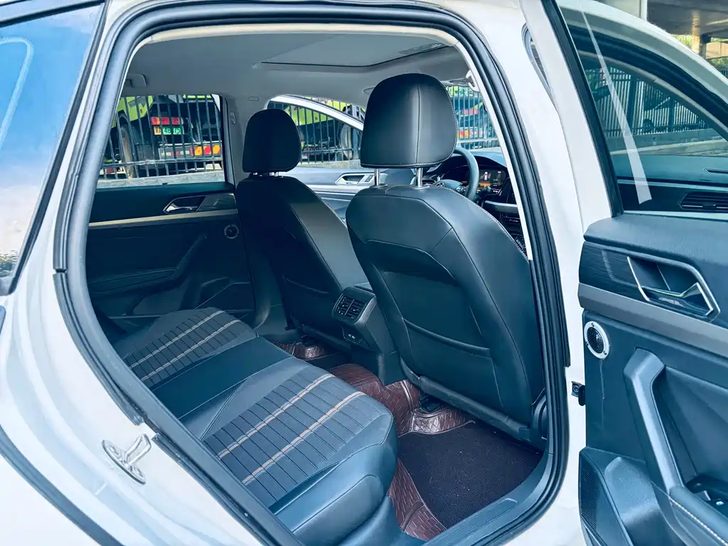 Volkswagen Lavida — миниатюра 9