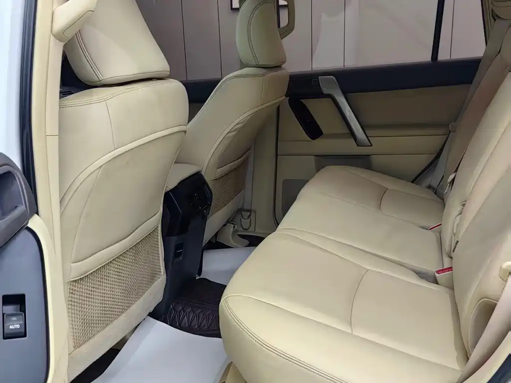Toyota Prado (Import) — миниатюра 6