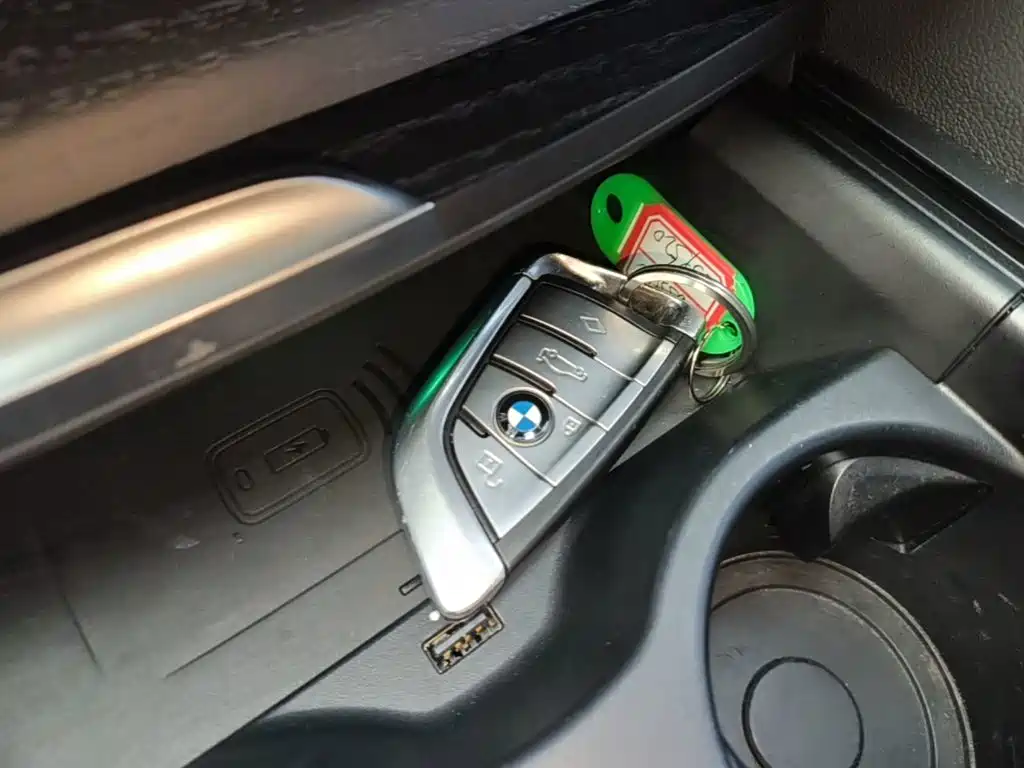 BMW 5 Series New Energy — миниатюра 9