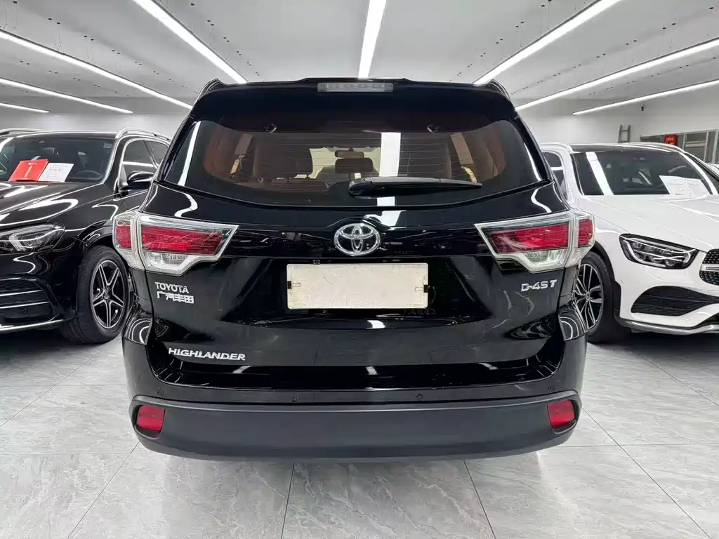 Toyota Highlander 2015 2.0T Elite 7 мест