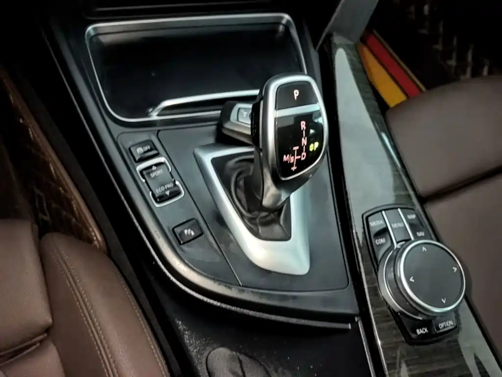 BMW 3 Series — миниатюра 14