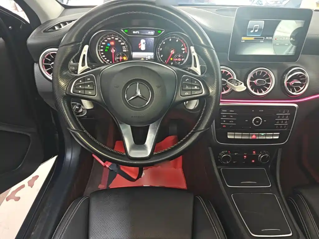 Mercedes-Benz GLA — миниатюра 11
