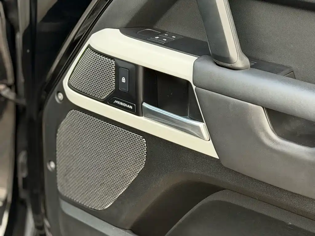 Land Rover Defender — миниатюра 14