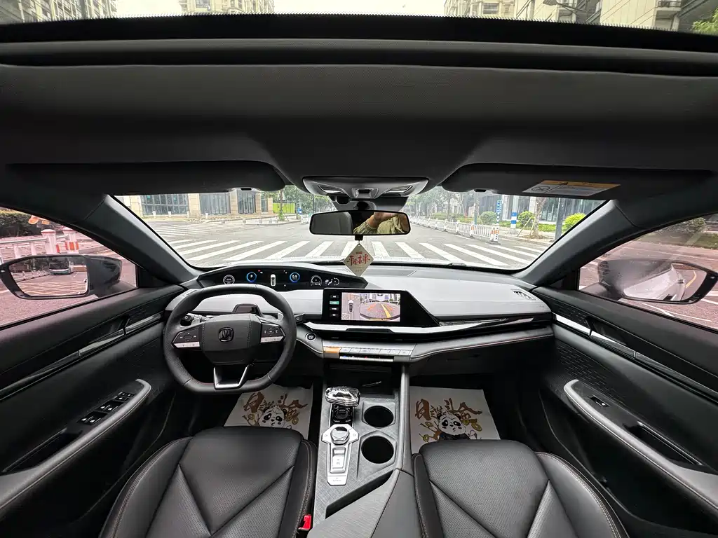 Changan UNI-V 2022 1.5T Luxury