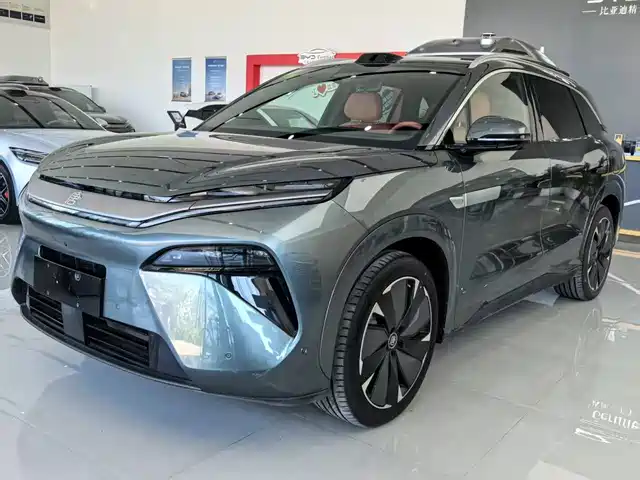 2025 BYD Tang
