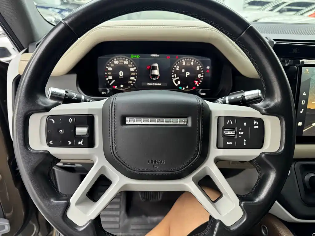 Land Rover Defender — миниатюра 5