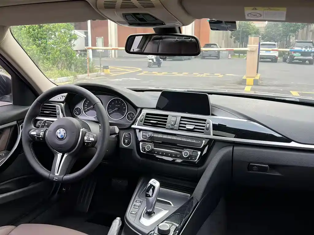 BMW 3 Series — миниатюра 12