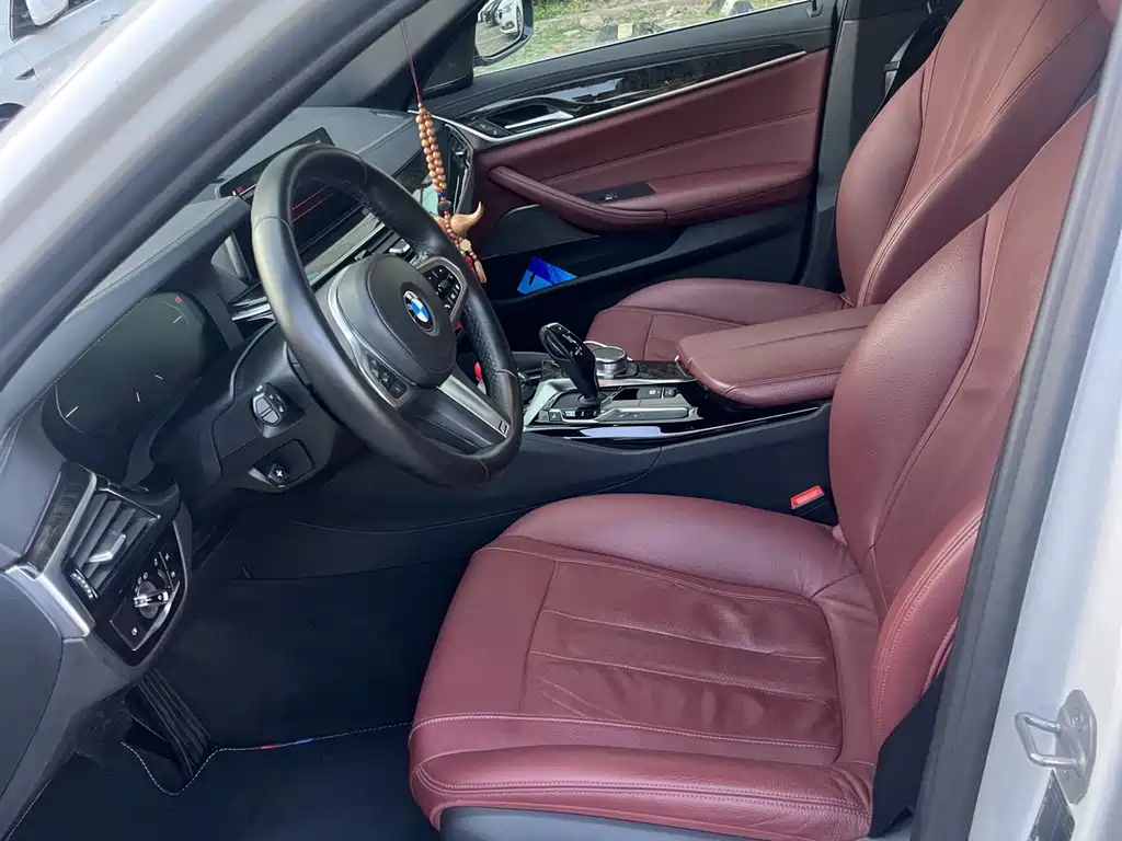 BMW 5 Series — миниатюра 4