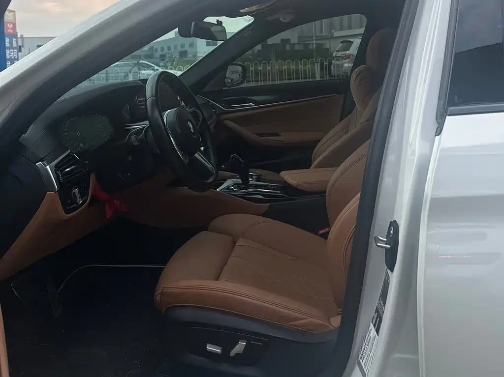 BMW 5 Series (Import) — миниатюра 9