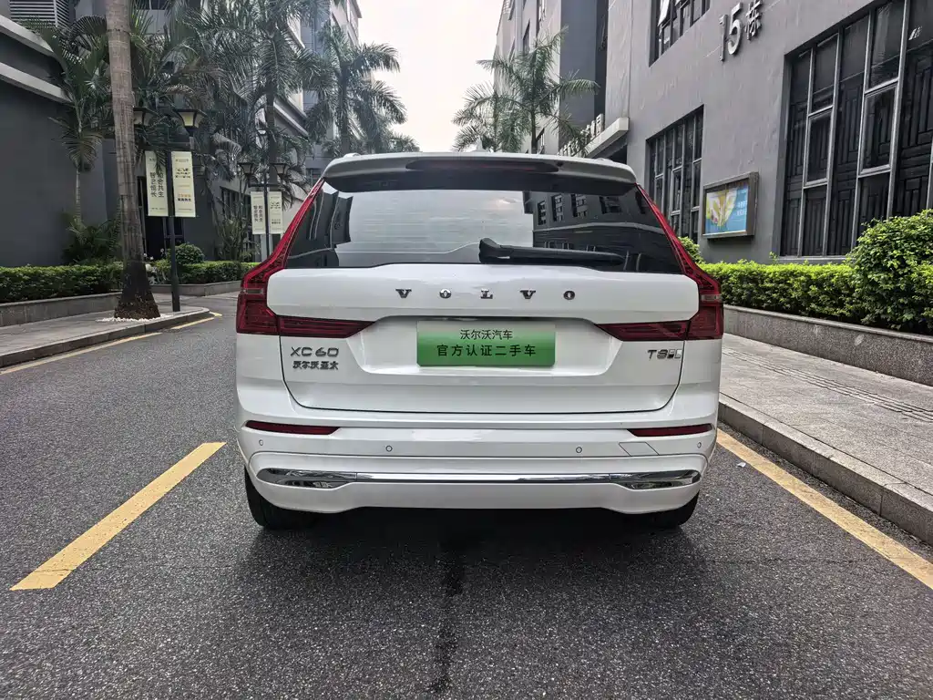 Volvo XC60 PHEV — миниатюра 15