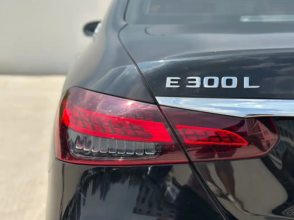Mercedes-Benz E-Class — миниатюра 22
