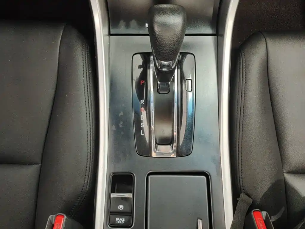 Honda Accord — миниатюра 14