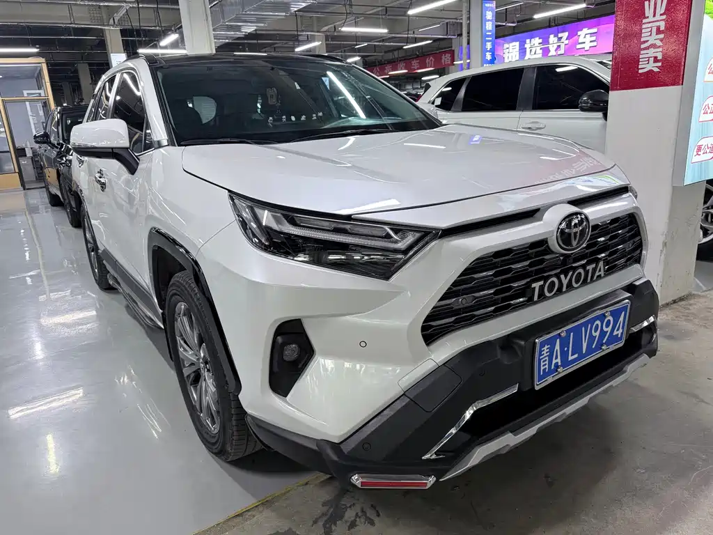 Toyota RAV4 — миниатюра 3