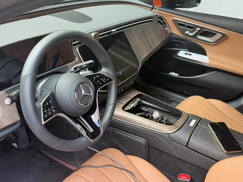 Mercedes-Benz E-Class — миниатюра 14