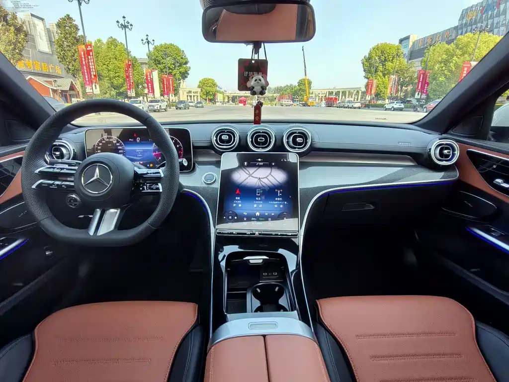 Mercedes-Benz C-Class — миниатюра 16