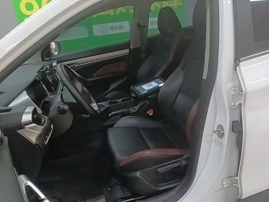 Geely Binyue — миниатюра 15