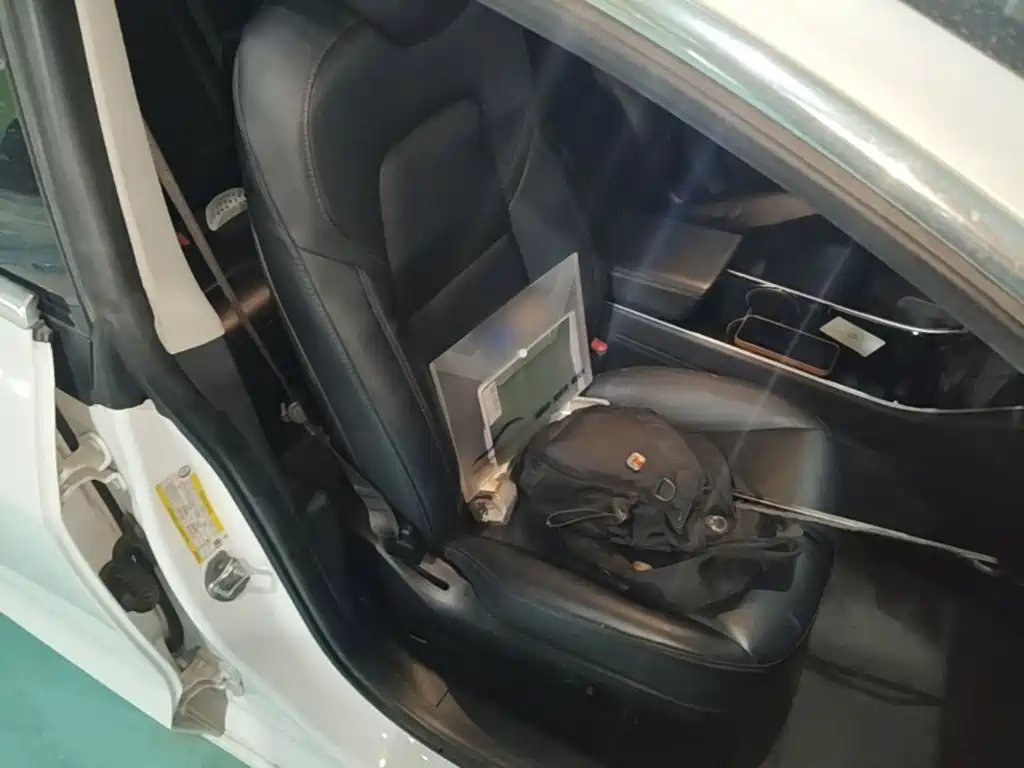Tesla Model 3 — миниатюра 25