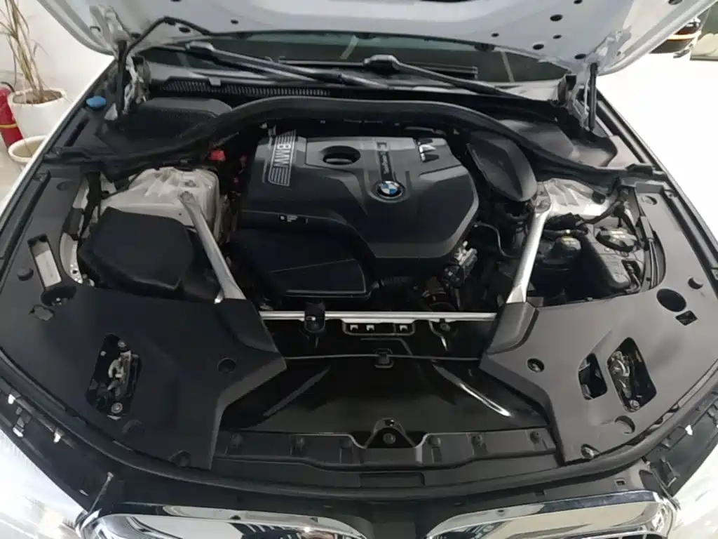 BMW 5 Series — миниатюра 20