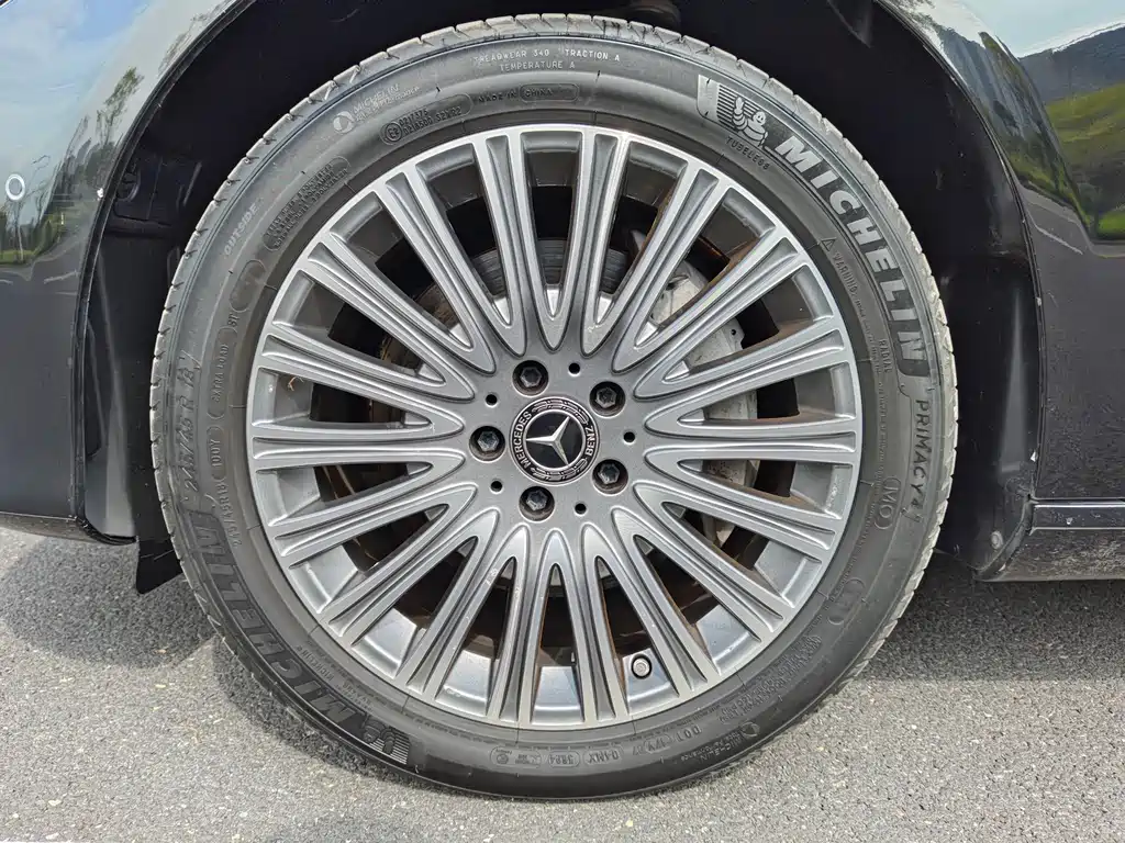 Mercedes-Benz E-Class — миниатюра 20